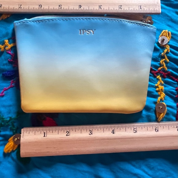 Blue ombré Ipsy cosmetic bag. Approximately 5 x 6“. Excellent condition. - Picture 6 of 9